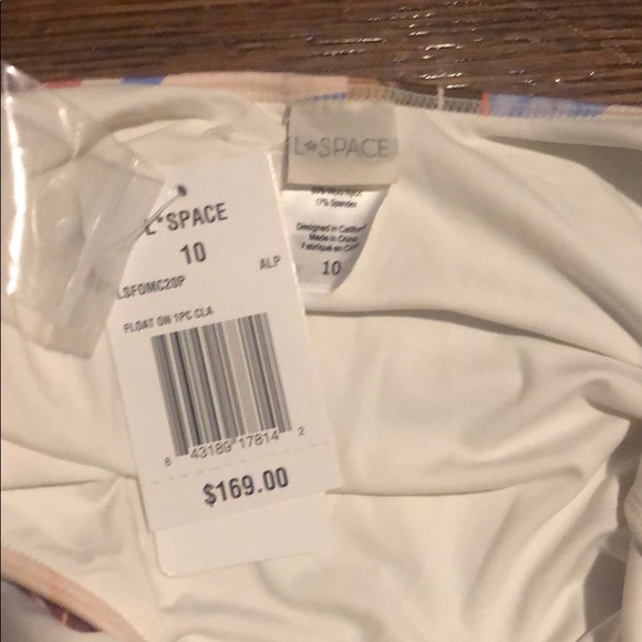 L*Space Ribbed Float On One Piece Swimsuit NWT - Picture 4 of 7